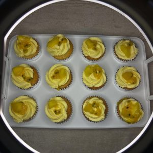 Cupcakes Chantilly mascarpone -Curd Mangue Passion Plus d’infos en DM 🫶