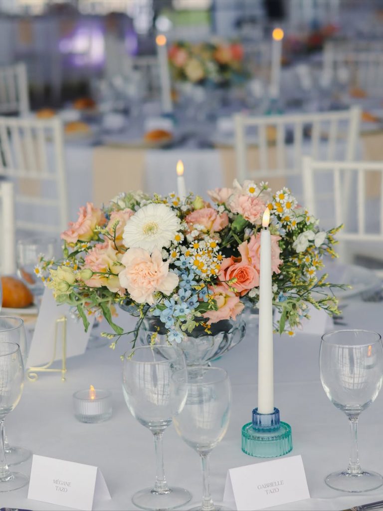 Derrière chaque mariage, il y a une petite armée de passionnés.Habituellement, on réalise aussi