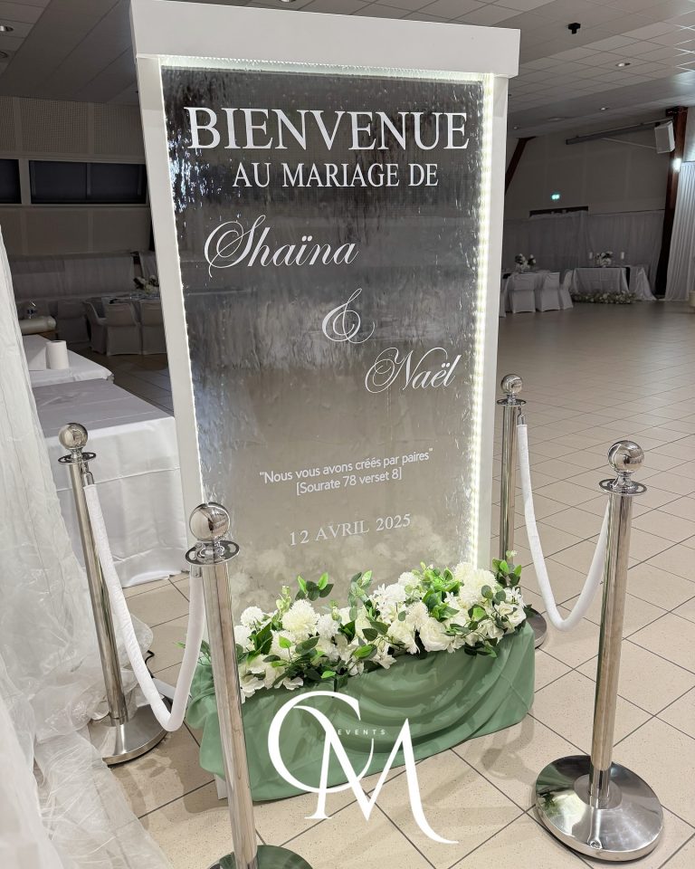 Le panneau fontaine qui sublimera ton entrée 🤩✨ #panneaudebienvenue #panneaumariage #fontainede